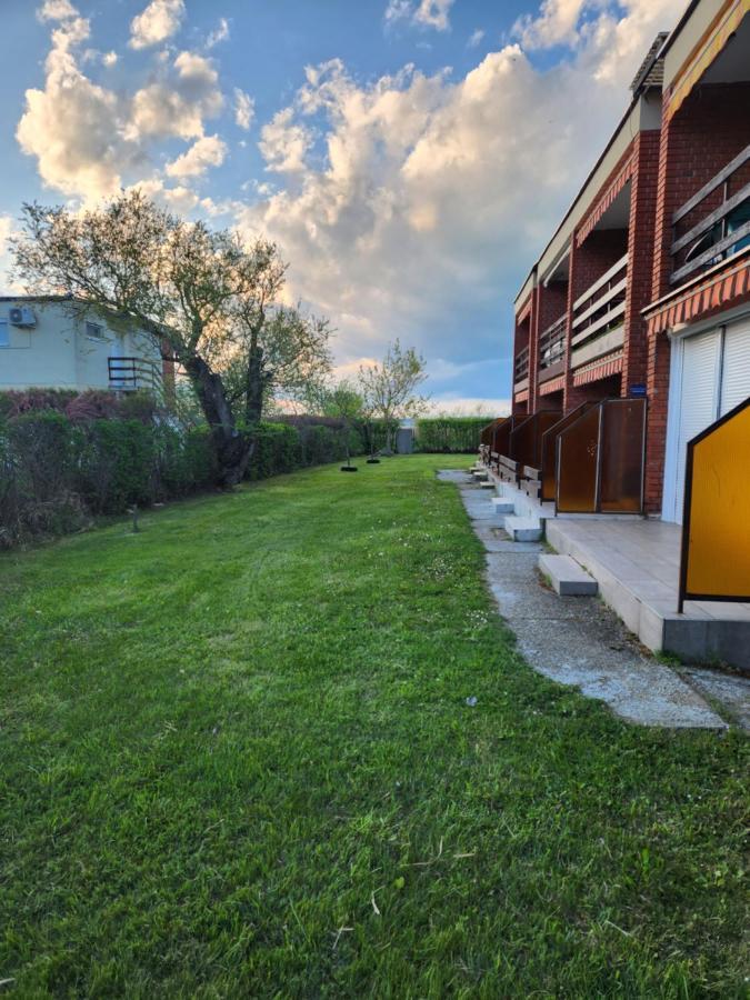 Balatonic Apartman Zamardi Luaran gambar